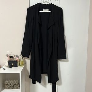 Aritzia Babaton Quincey Flowy Trench Coat